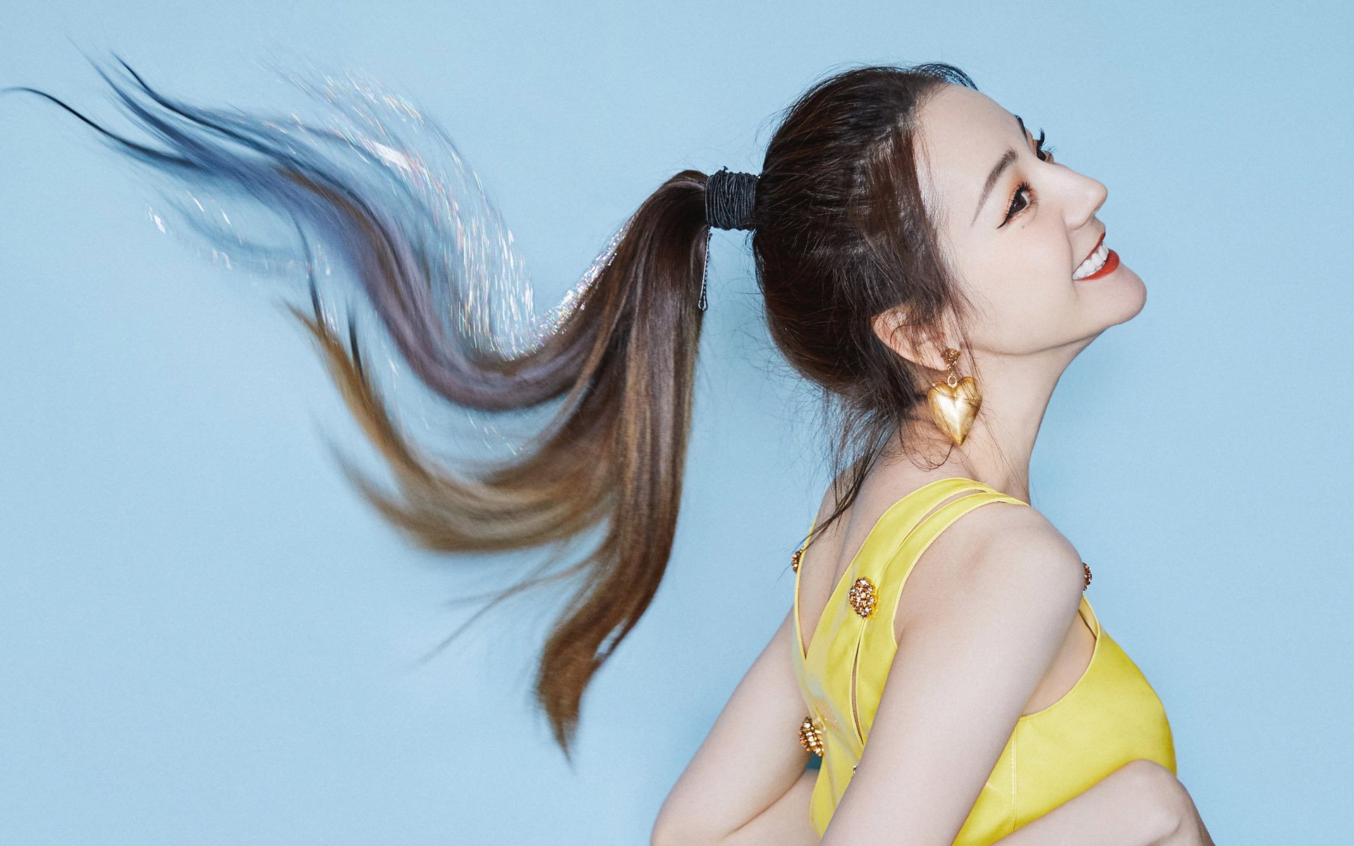 德甲现场火爆:攻守激烈,精彩迭起!,德甲榜首大战