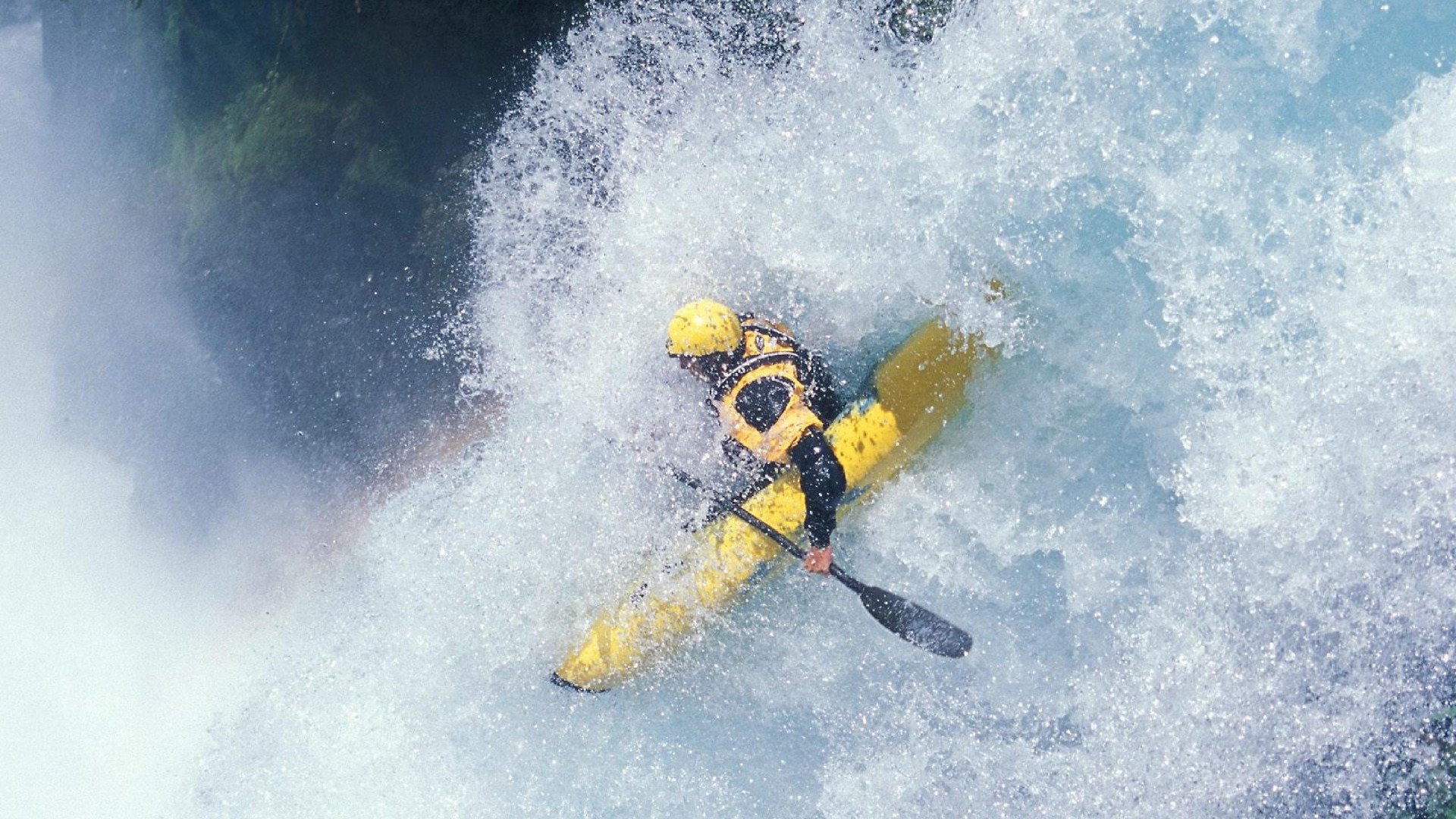詹姆斯带领球队完成逆转锁定季后赛，詹姆斯转了多少次队