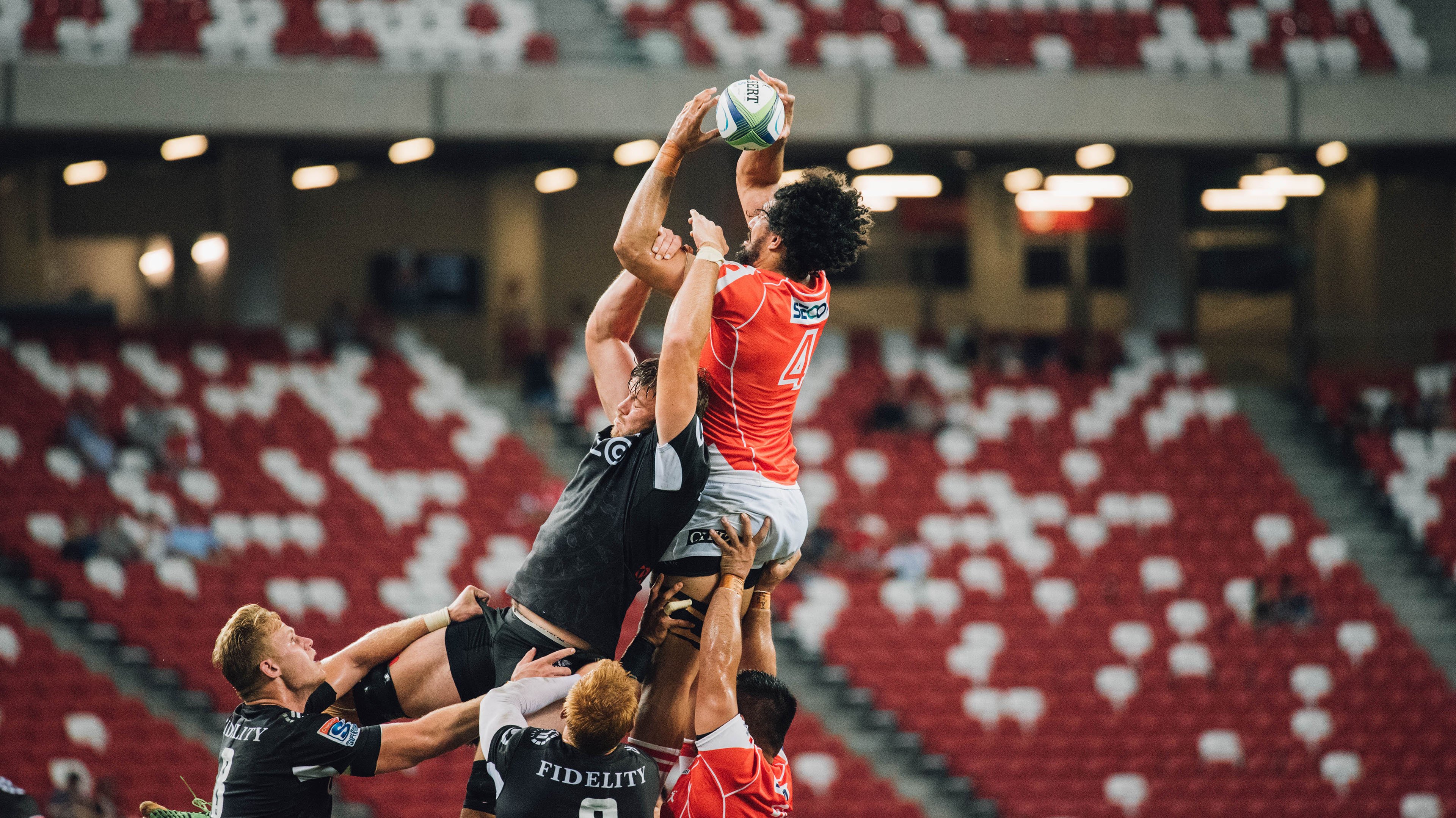 “逆境突围：车手在绝境中拼命追击”，逆境突围电影